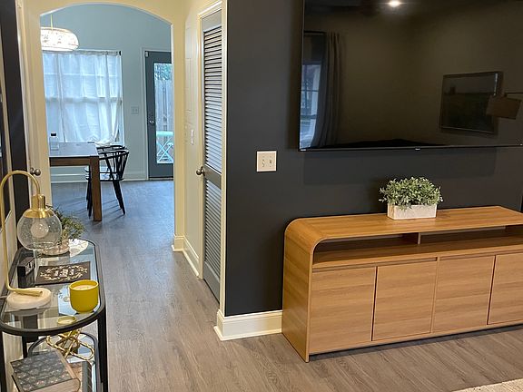 3rd image of 553 Rosedale Ave APT 126