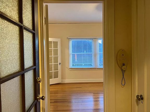 3rd image of 2124 McKinley Ave #9