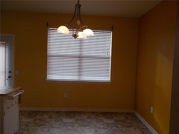 4th image of 2392 San Jacinto Dr