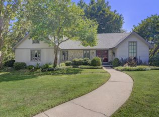 2846 E Ridgeview Cir, Springfield, MO 65804