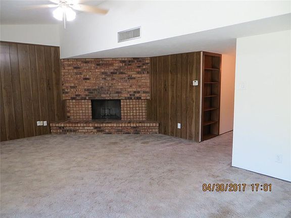 3rd image of 426 Clearwood Dr