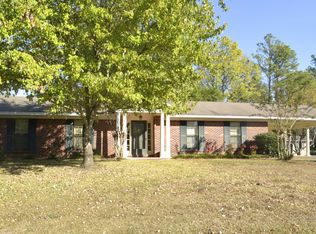 1403 Kennedy Dr, Tupelo, MS 38801