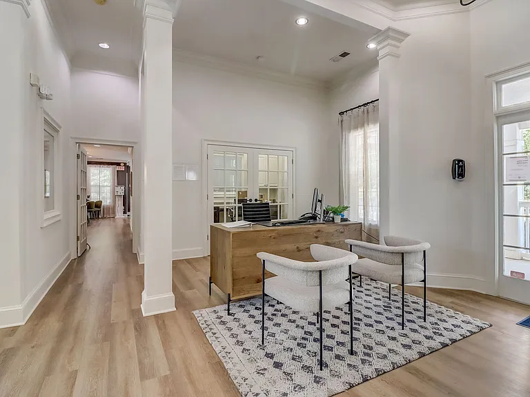 Parkway Grand — Photo 20