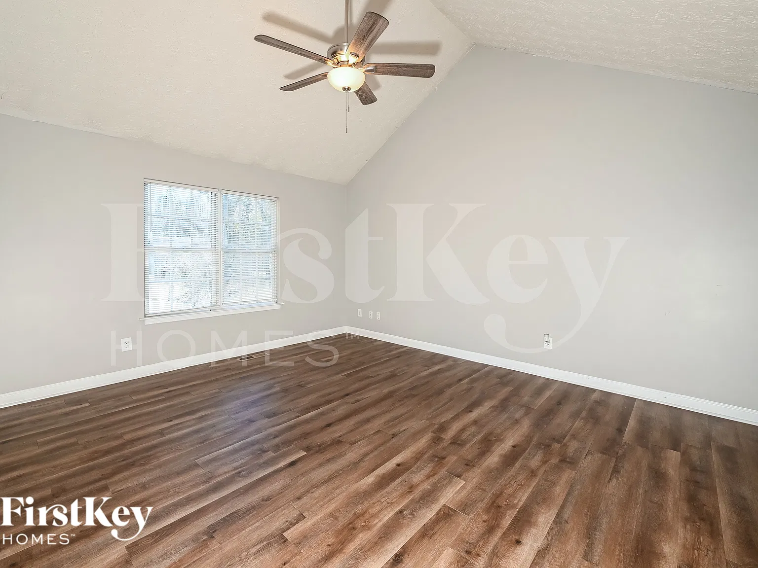 3 bed, 2.5 bath, 1850 sqft, $2,410 — Photo 2