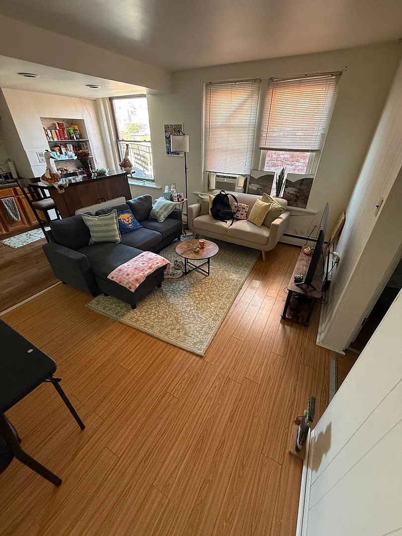 big 2 bedroom apartment — Photo 4