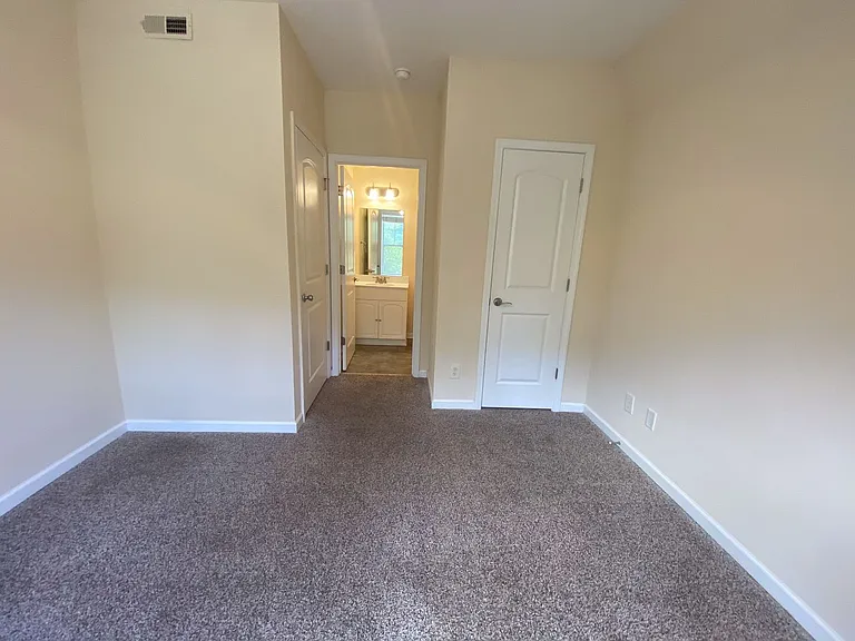11 Maverick Dr — Photo 30