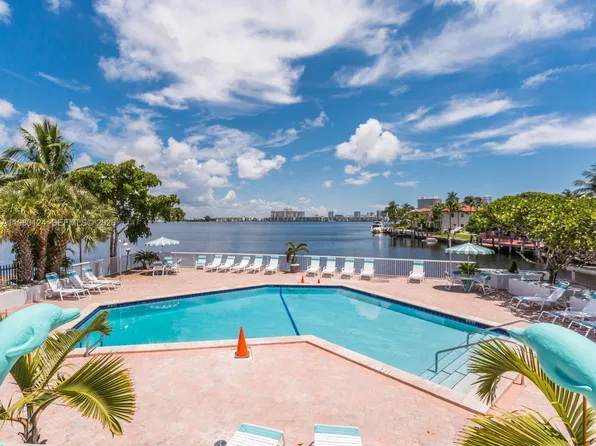 2841 NE 163rd St APT 902, North Miami Beach, FL 33160