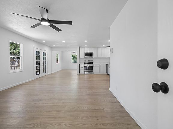 5th image of 2924 Pock Ln