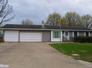 405 Kennedy Dr, Wapello, IA 52653