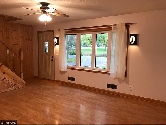 4th image of 1901 Hazelwood St