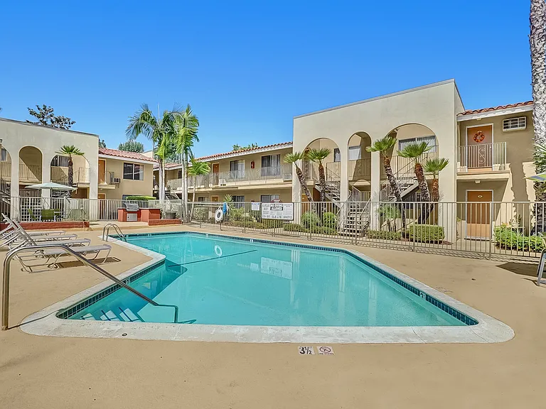 Capistrano Gardens — Photo 14