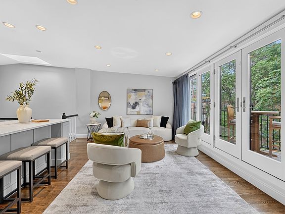 5th image of 9 Holyoke St #4