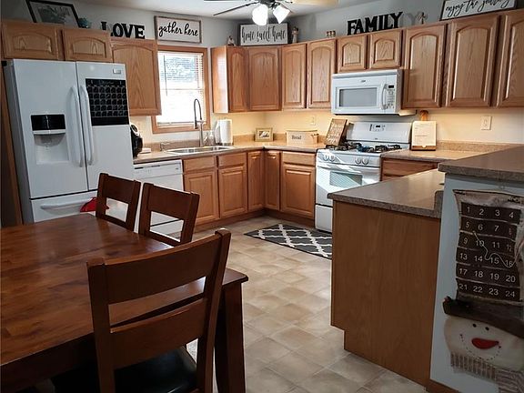 2nd image of 702 W Jackson St