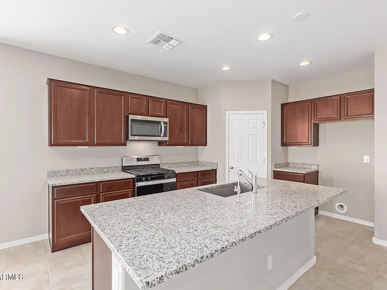 8804 W Marshall Ave — Photo 12
