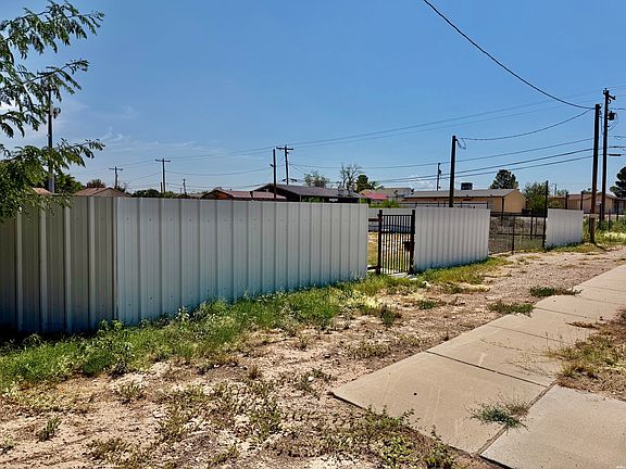 2nd image of 403 Laredo St