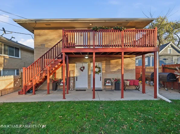 909 Bishop Ave, Aurora, IL 60506