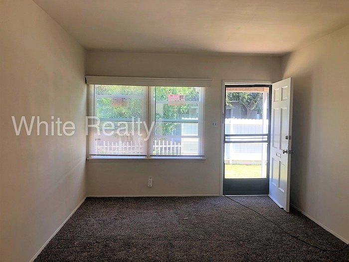1st image of 4716 N Lakewood Blvd