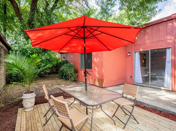 2431 Blackridge Rd, Houston, TX 77067