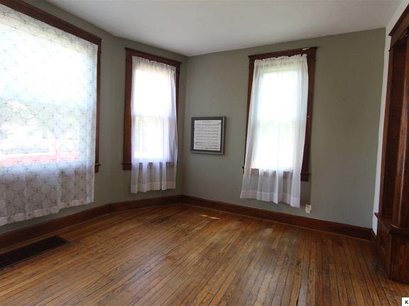 3rd image of 808 W Sugar St
