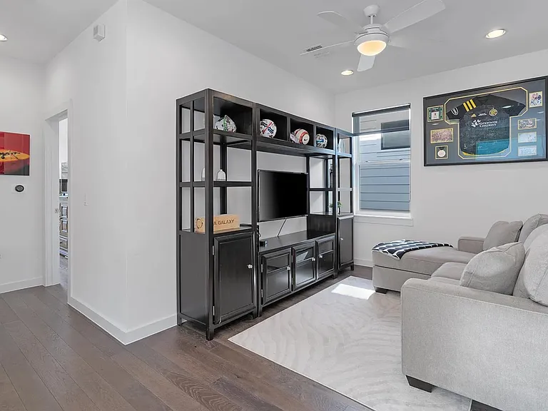 4020 Airport Blvd #7 — Photo 18
