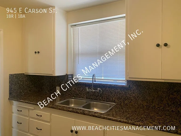 945 E Carson St — Photo 13