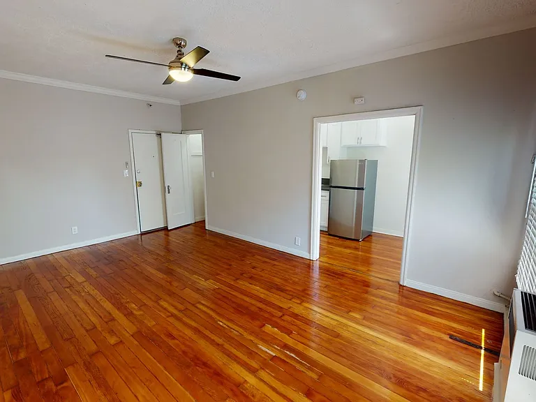 The President Apts...Completely Renovated Apartments...Pet Friendly..Great Location! CALL NOW! — Photo 19