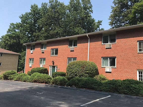 2nd image of 14 Scenic Dr APT O