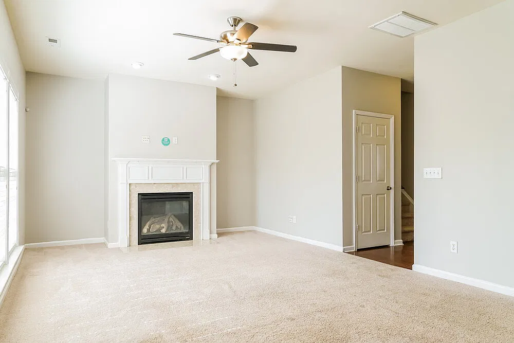 3 bed, 2.5 bath, 2191 sqft, $2,290 — Photo 4