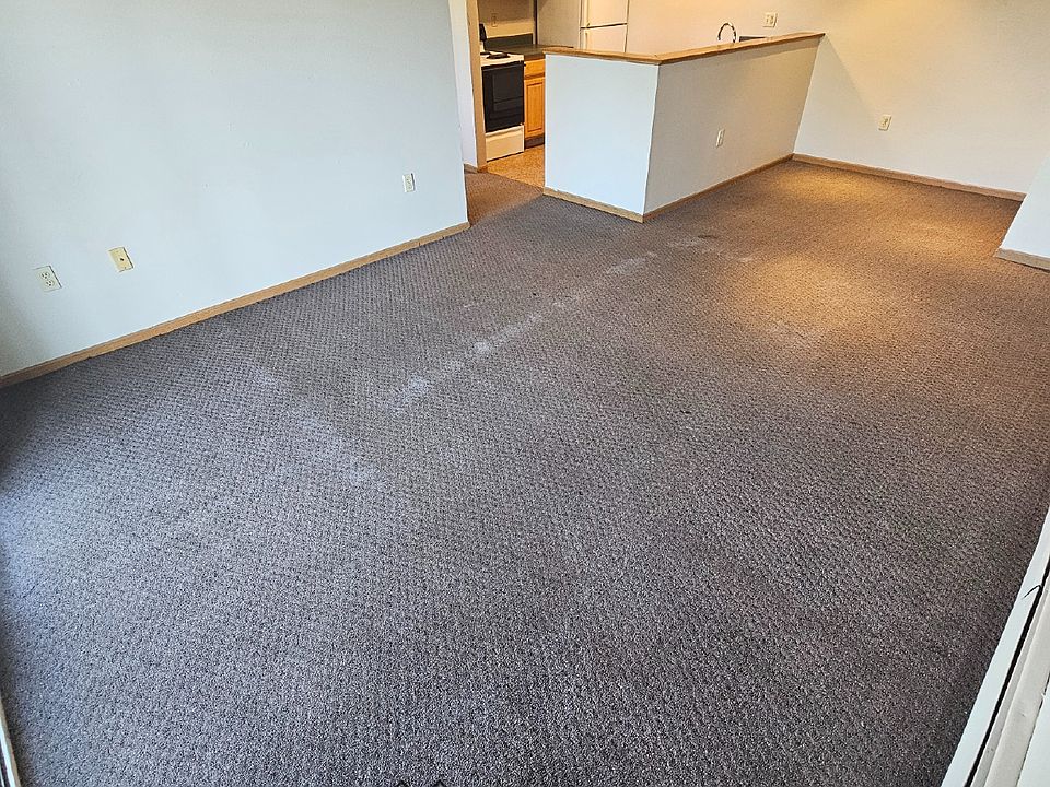1st image of 410 13th Ave NW Unit 18