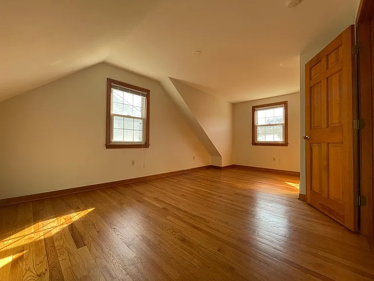 280 Washington Ave — Photo 10