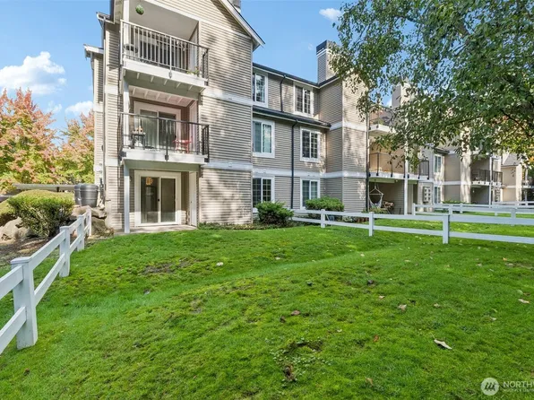 10619 SE 261st Place #E106, Kent, WA 98030