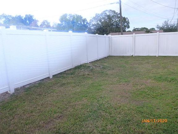 4th image of 4736 Brooksdale Dr