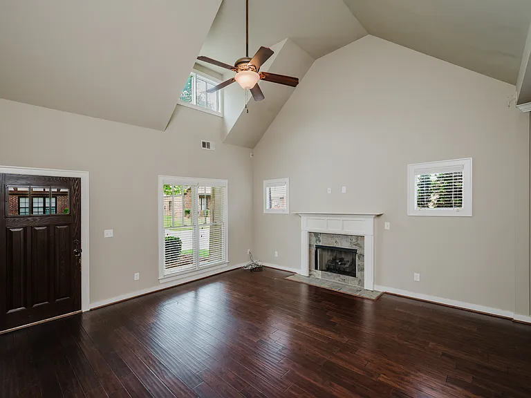 6395 Black Creek Loop S — Photo 4