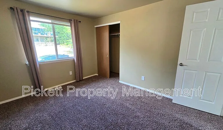 1367 NW Rockford Cir — Photo 14