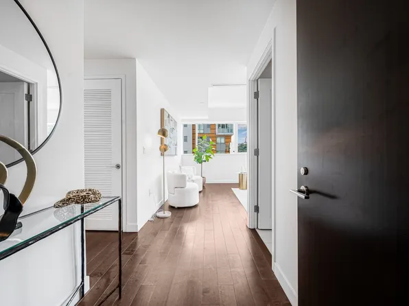 800 Avenue At Port Imperial image 13 of 41