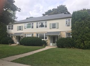 200 W Newhall Ave APT 3, Waukesha, WI 53186
