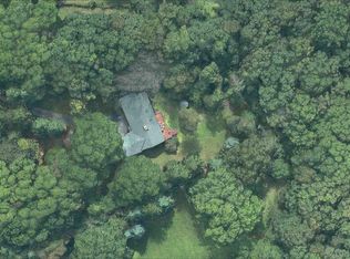 2537 Meadow Ln, Hartland, WI 53029