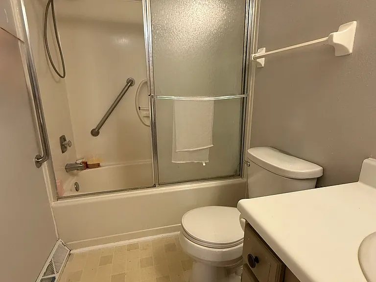 4 Dunraven Ct — Photo 12