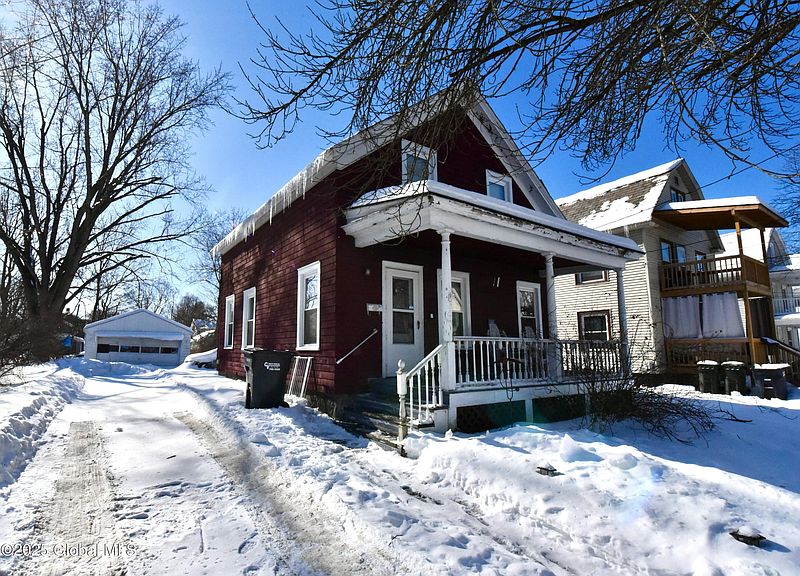 2nd image of 35 William Street