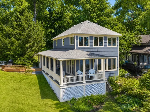 47 Winona Park Dr, Bernhards Bay, NY 13028