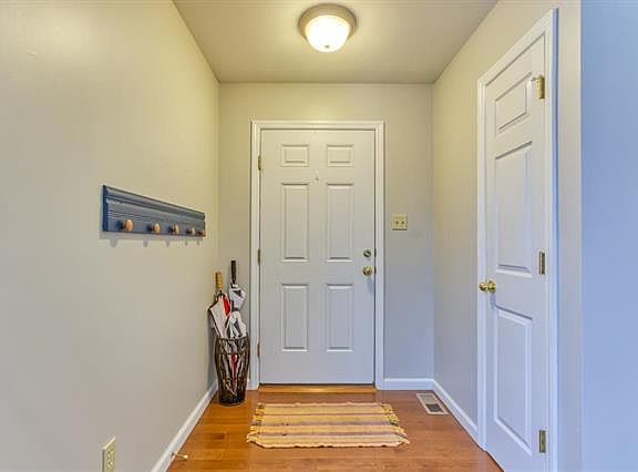 4th image of 6082 Southcrest Way