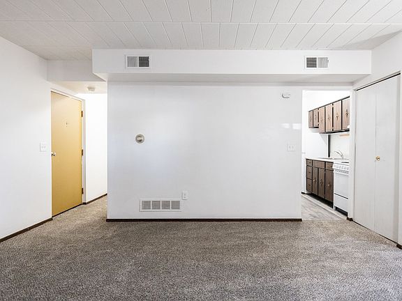 4th image of 1415 Mount Royal Blvd #202