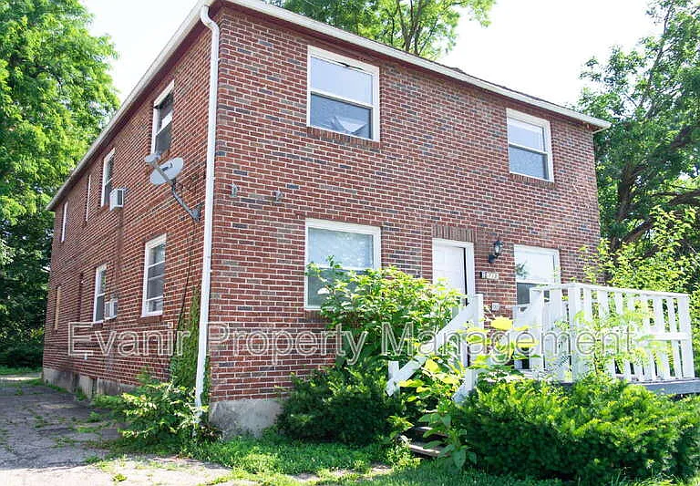113 Niagara Ave #1 — Photo 2