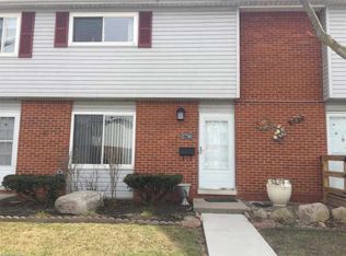 27746 Eastwick Sq, Roseville, MI 48066