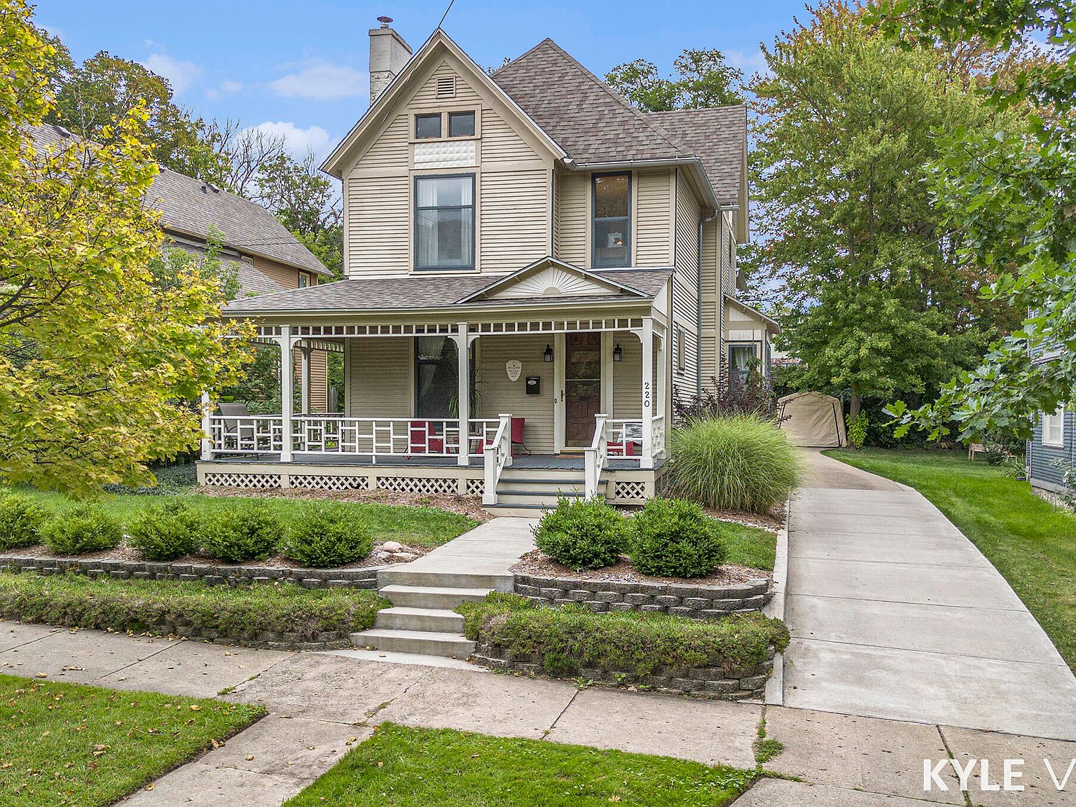 220 Charles Ave SE, Grand Rapids, MI 49503 Zillow