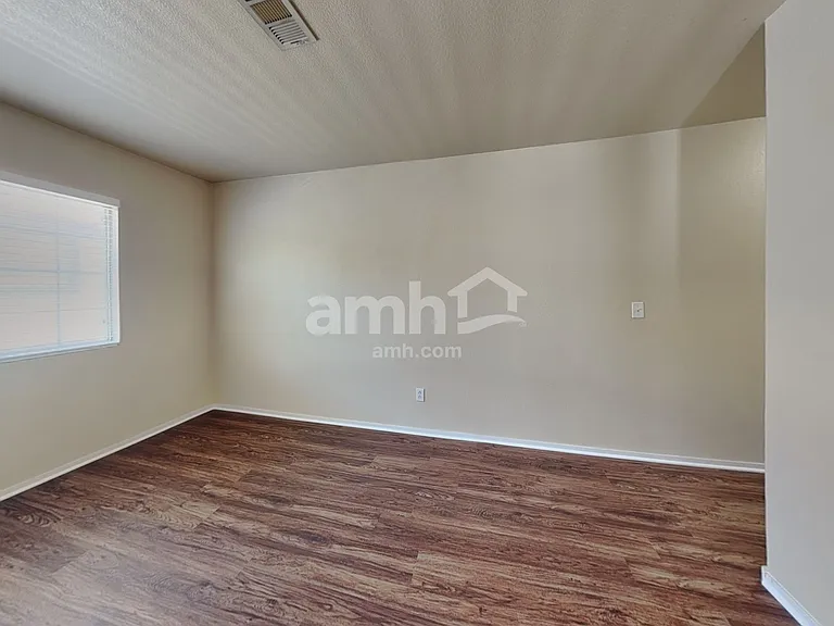 207 Luninborg St — Photo 16