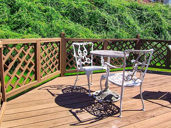 5th image of 1006 Edwards Ln #0