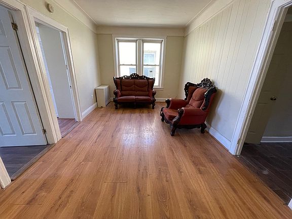 3rd image of 2826 W 36th St APT 2