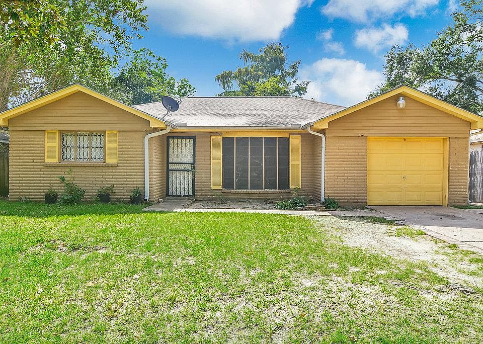 1st image of 326 La Fonda Dr
