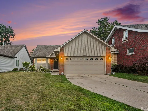 22064 Hayes Ave, Eastpointe, MI 48021